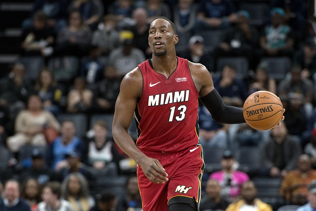 九游娱乐-包含巴特勒与90激战巴塞罗那分钟，败北胜负难料！，浓眉哥焦点对战观众掌声雷动的词条