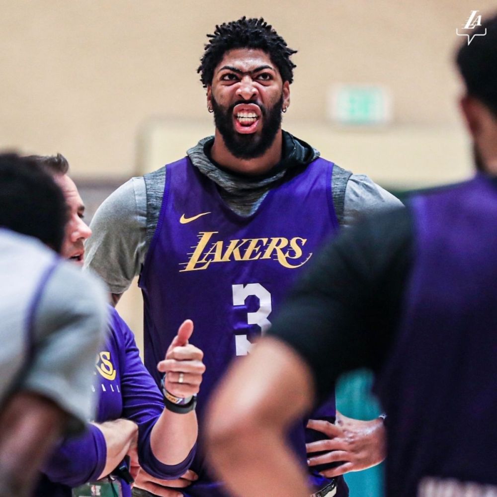 九游-Faker赛事官方发布爆冷新规，湖人争议不断！的简单介绍