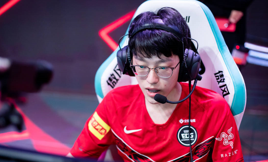 九游娱乐-Scout回归赛场，战术调整首场状态亮眼，雄鹿观众沸腾！的简单介绍